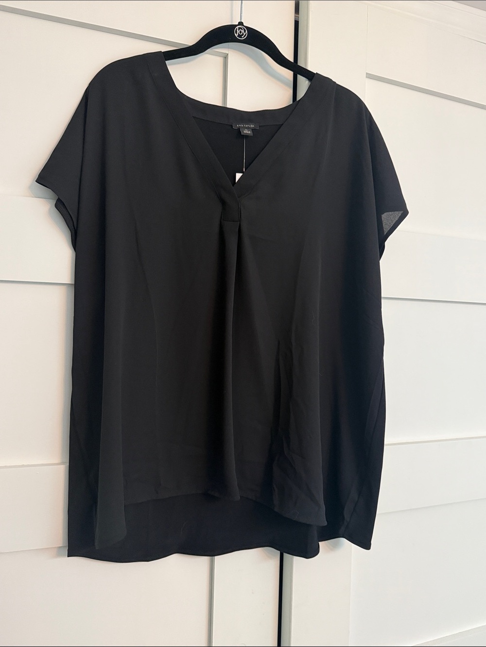 Ann Taylor Black V-Neck Mixed Media Pleat Front Short Sleeve Blouse